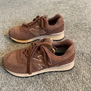 NWOT New Balance 574 tennis shoes